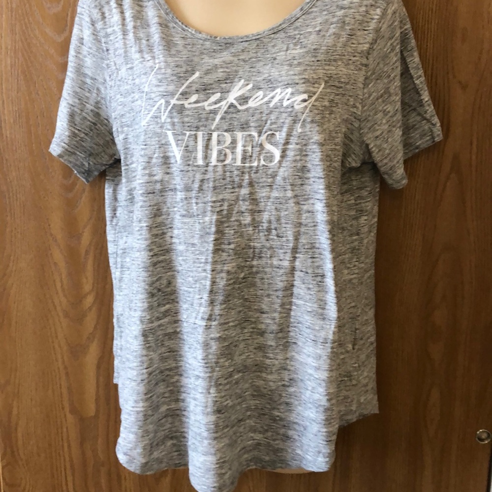 OLD NAVY T SHIRT (L)